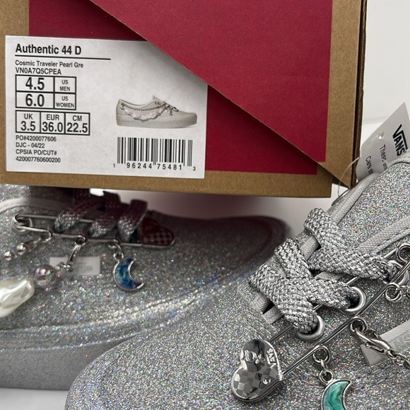Vans WMNS Authentic 44 D Cosmic Traveler Pearl Gre
VN0A7Q5CPEA Sneakers - Picture 16 of 16